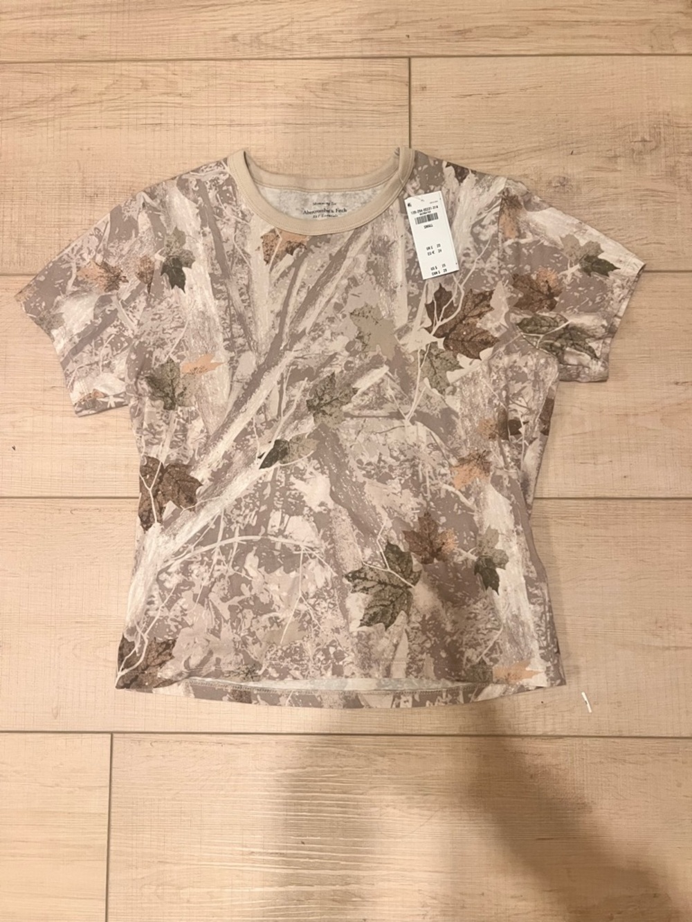 Abercrombie essential body skimming tee camo NWT - Picture 2 of 4